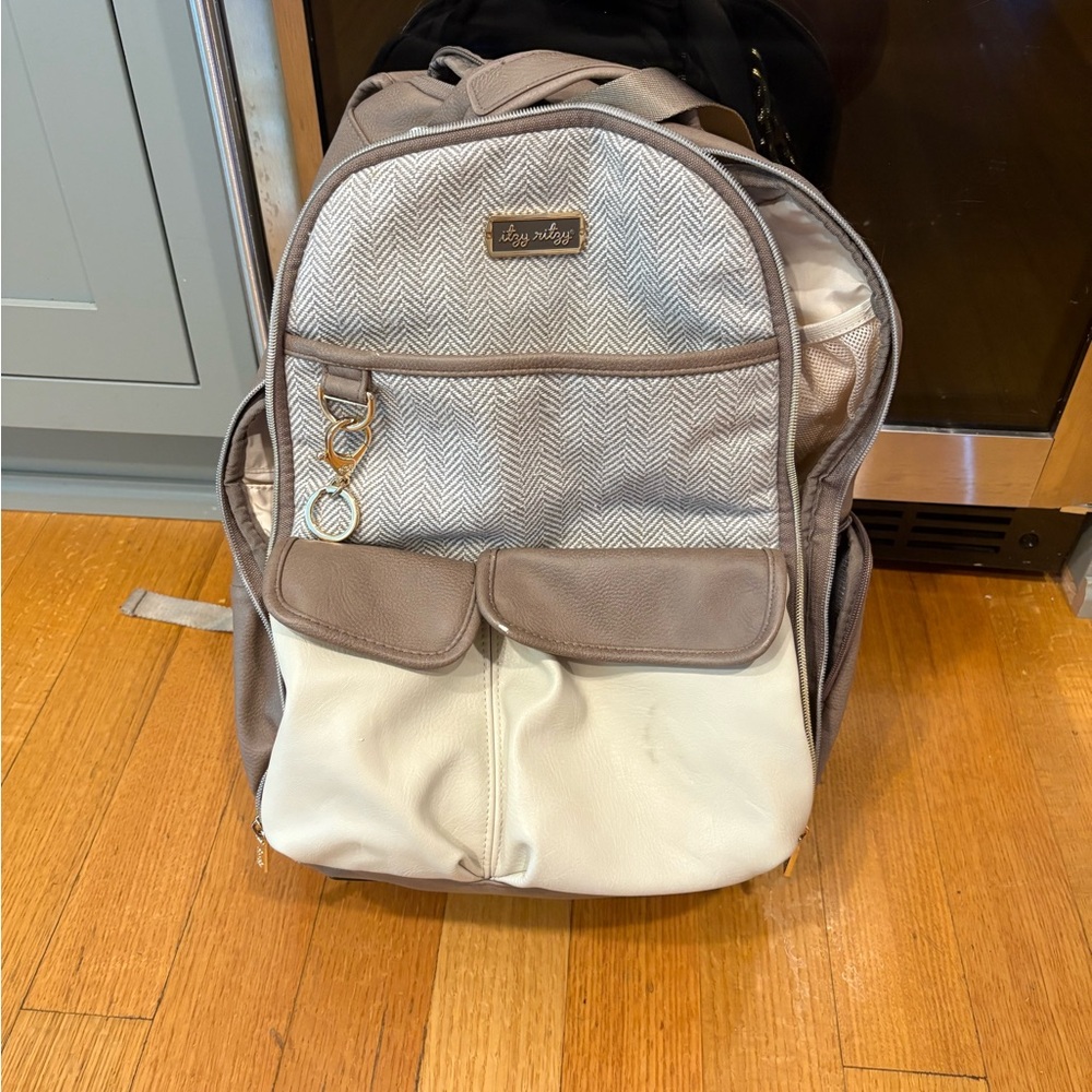 Itzy Ritzy White and Tan Baby Bag with Structured Design